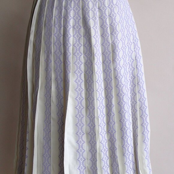 Vintage 1960s Skirt, Bobbie Brooks Pleated Purple and White Full Skirt. - Picture 2 of 10
